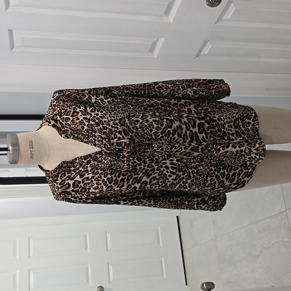 Oversized Animal Print Blouse - Picture 1 of 4